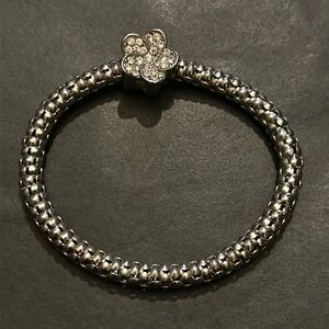 Women’s vintage silver tone stainless steel bracelet‎ with crystal flower charm